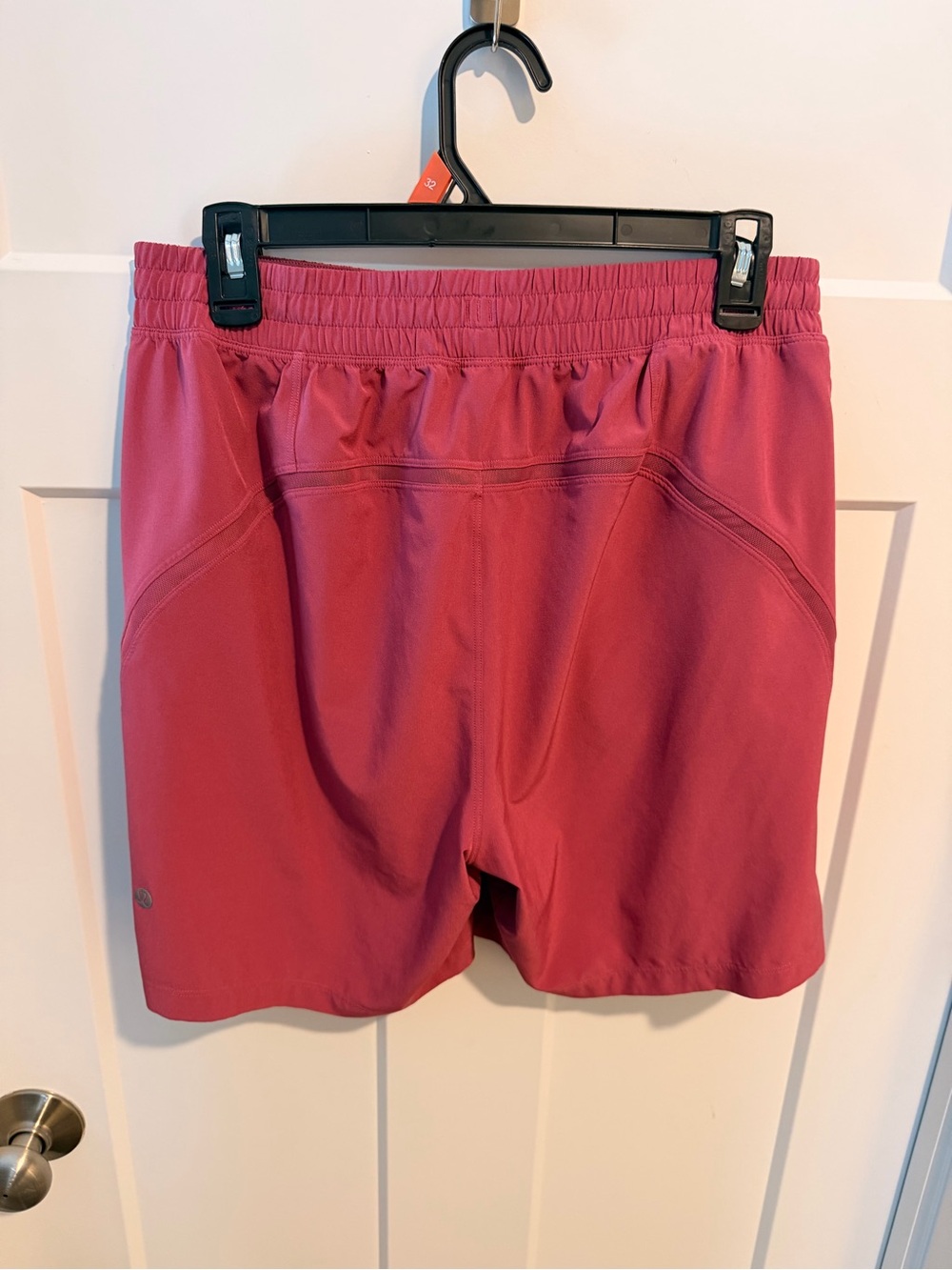 Men’s Lululemon pacebreaker Shorts in light burgundy Medium 7 inch inseam